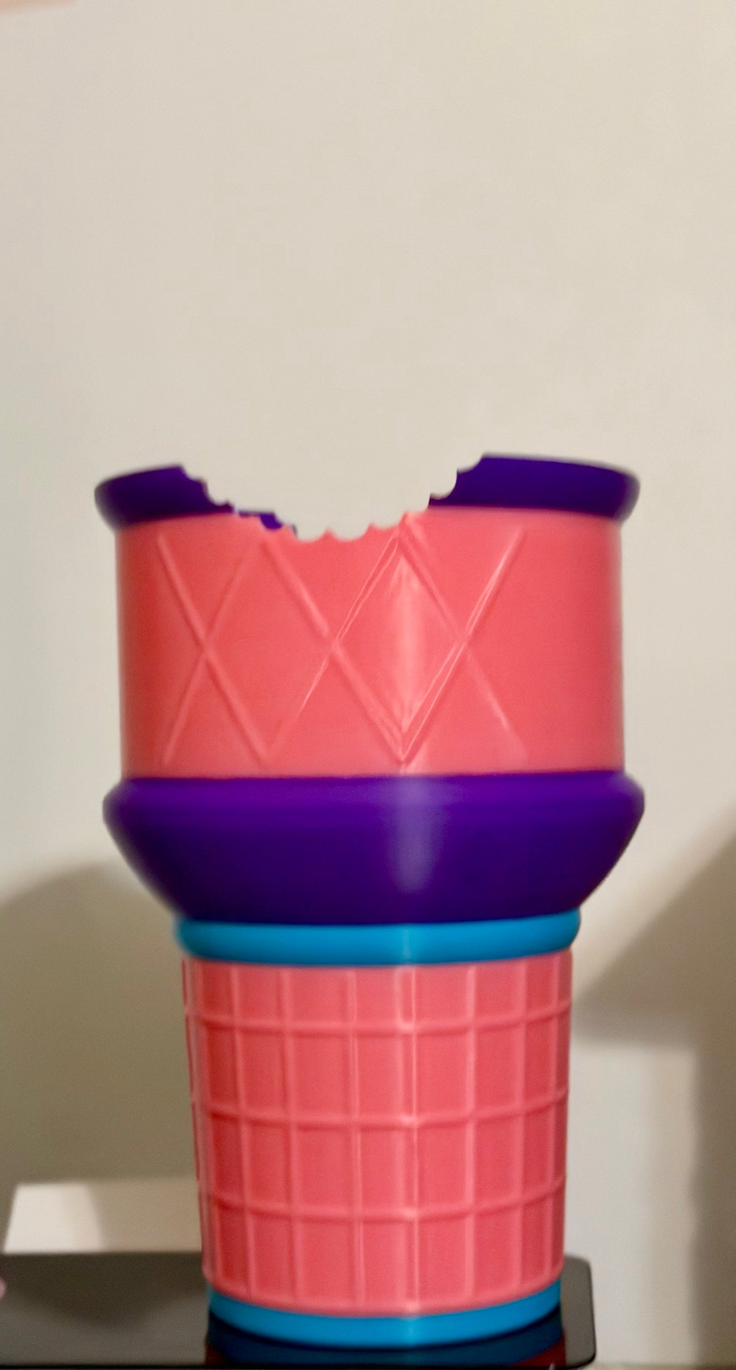 Pint ice cream holder
